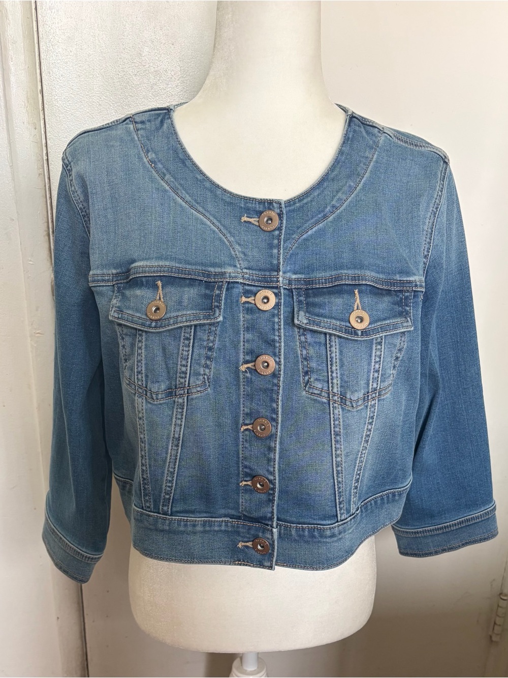 torrid Medium Blue Denim Cropped Jacket 1 1X (14/16)